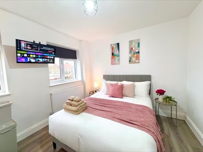 Studio Flat, Monks Park, HA9