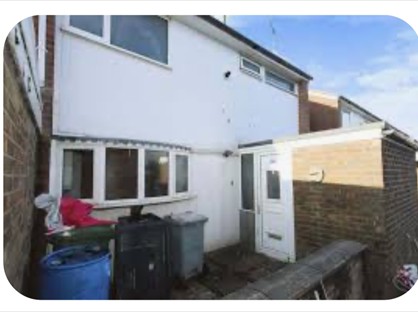 4 Bed Terraced House, Wiltshire Close, SK10