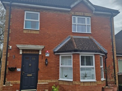 2 Bed Maisonette, Dandelion Close, RM7