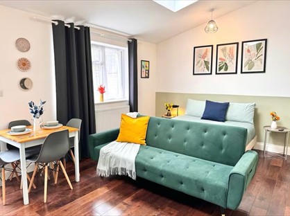 Studio Flat, Georgian Court, HA9