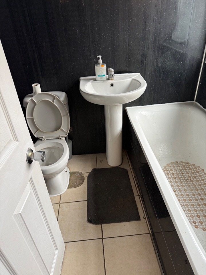 3 Bed Terraced House, Somerset Road, CV1, N1 7GU