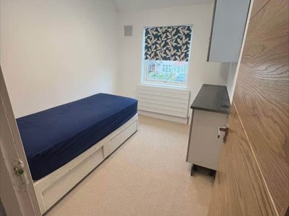 Room in a Shared House, Ely Road, TW4