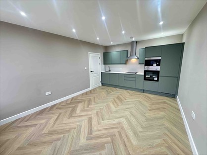 3 Bed Flat, High Road, N12