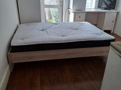 Studio Flat, Eton Avenue, TW5