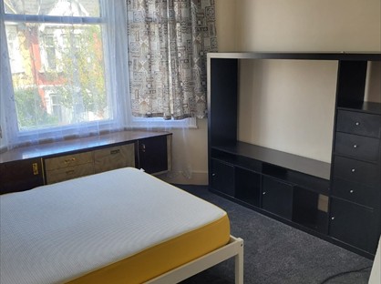 Room in a Shared House, Masterman Road, E6