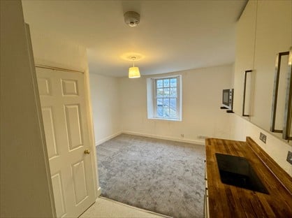 Studio Flat, St Margaret's Street, BA15