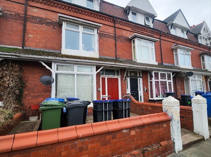 1 Bed Flat, Beechwood Road, LL18