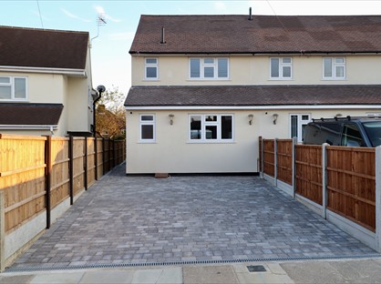 3 Bed Terraced House, Danes Way, CM15