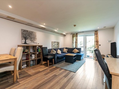 3 Bed Flat, Stockmans Way, BT9