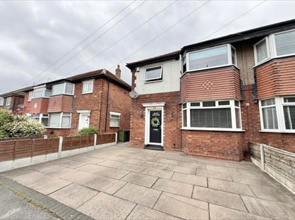 3 Bed Semi-Detached House, Wharfedale Road, SK5