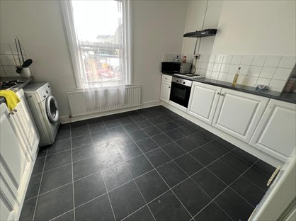 1 Bed Flat, High Street, DA11