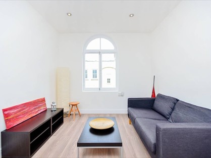 1 Bed Flat, Whitecross Street, EC1Y