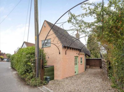 1 Bed Detached House, Crendon Road, HP18