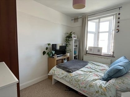 3 Bed Flat, Market Square, UB8
