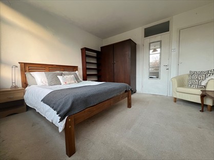 Room in a Shared Flat, Garden Royal, SW15