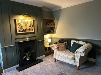 2 Bed Flat, Kingston Road, KT22