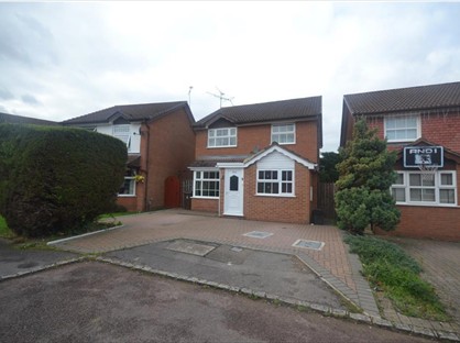 3 Bed Detached House, Stonea Close, RG6
