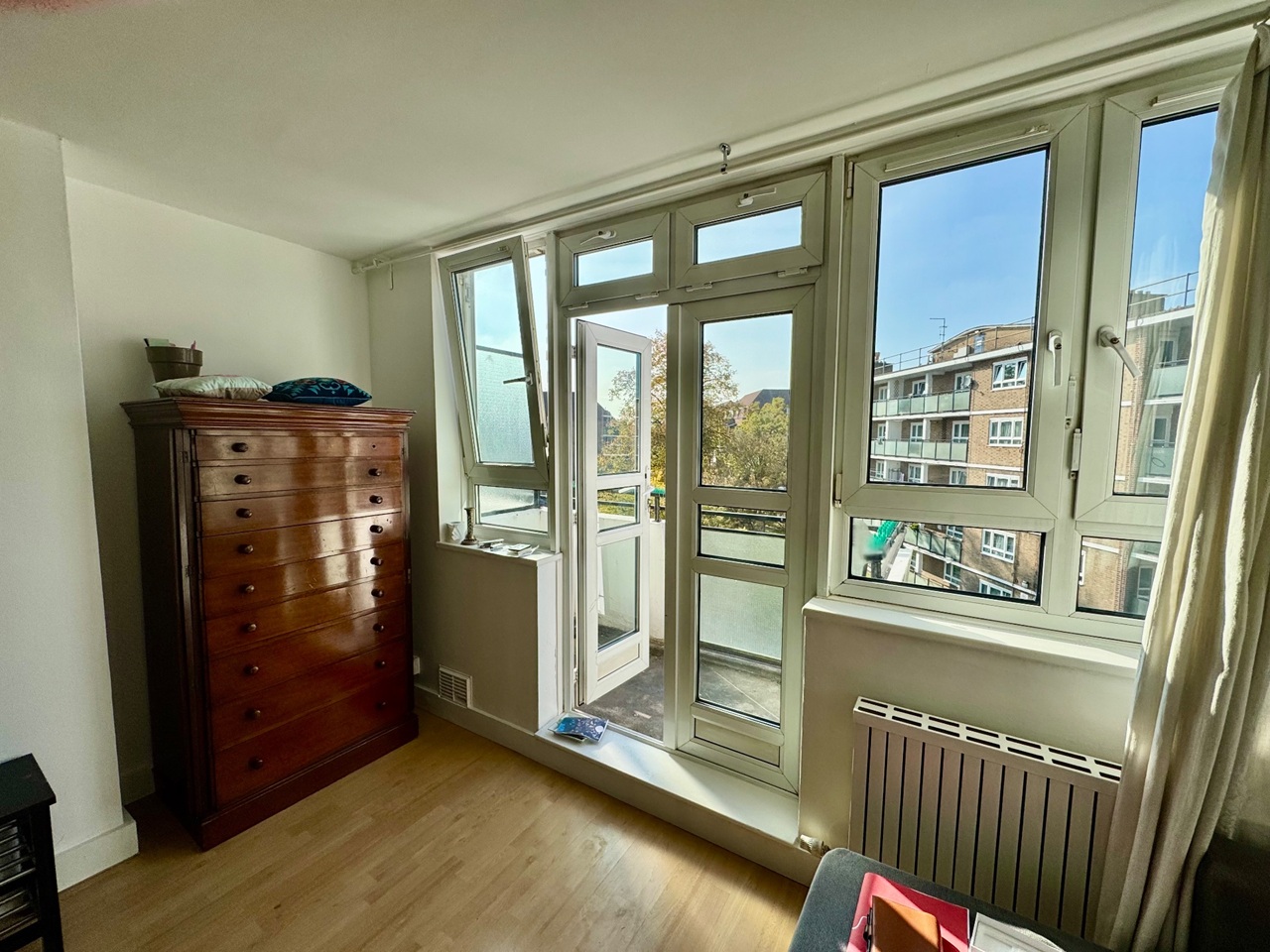 2 Bed Flat, Cassidy Road, SW6 photo 2