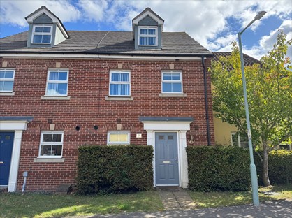 3 Bed Terraced House, Sycamore Drive, IP32