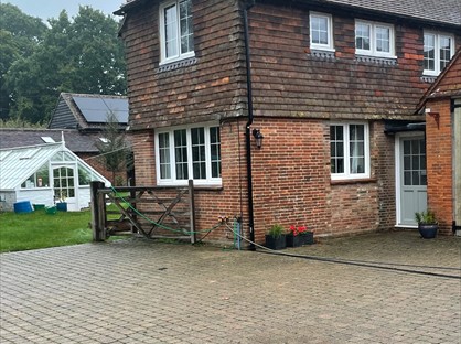 2 Bed Semi-Detached House, Tunbridge Lane, GU30