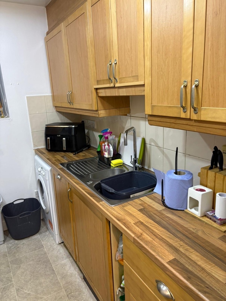 Additional image 4 of 2 Bed Flat, The Waterfront, LE3, N1 7GU