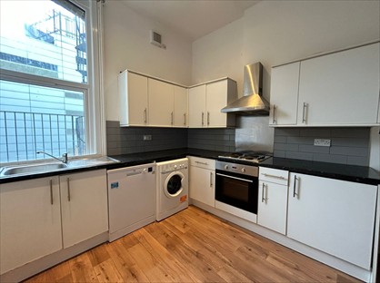 2 Bed Flat, North End, CR0