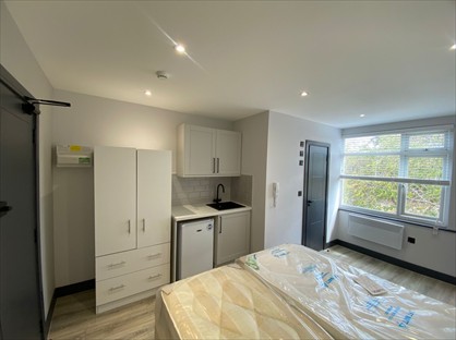 Studio Flat, Whitley Wood Road, RG2