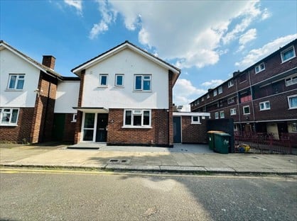 Studio Flat, Oxford Road, E15