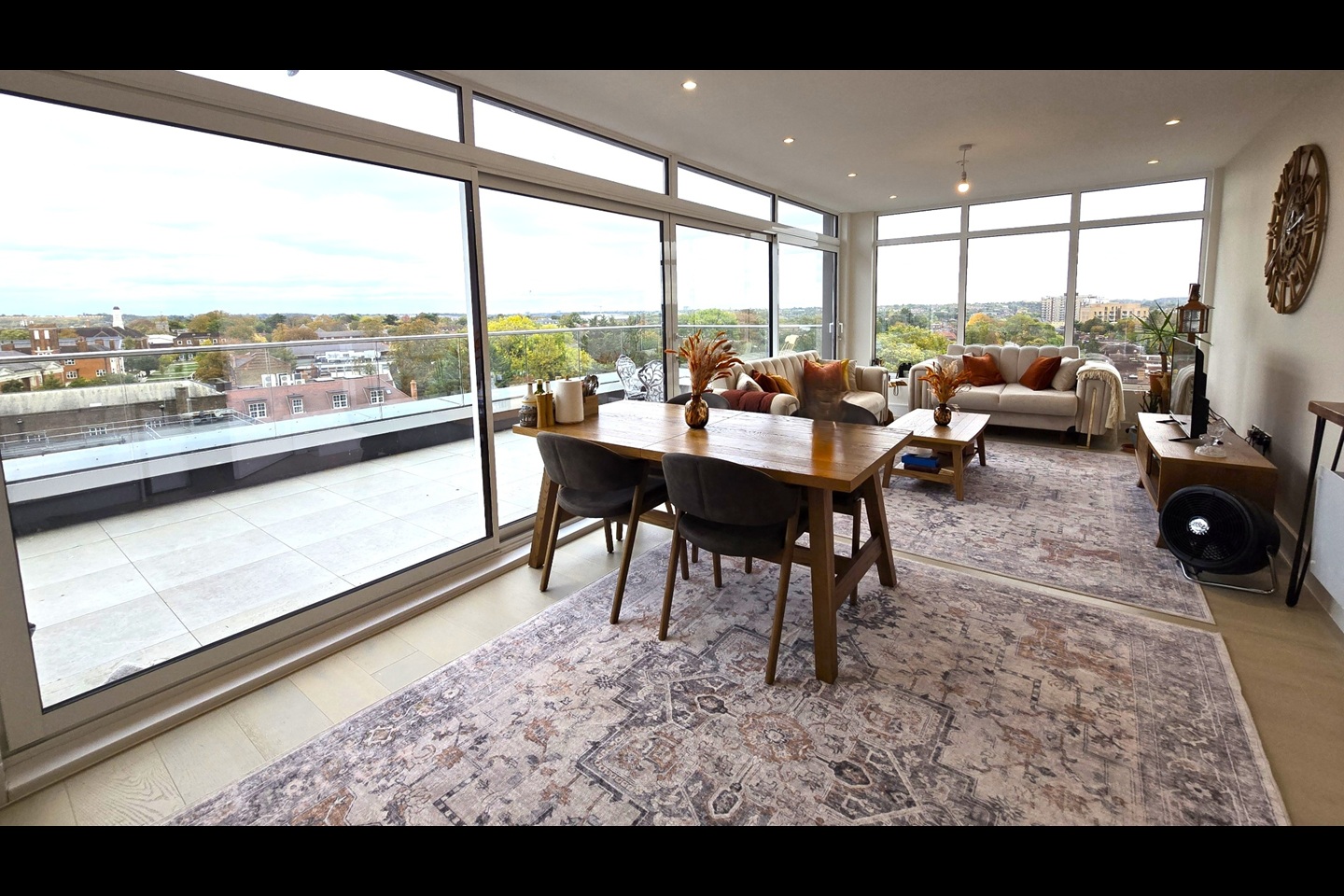 Curated visual reference: Fresh Look at London 2 Bed Penthouse Raffles House Nw4