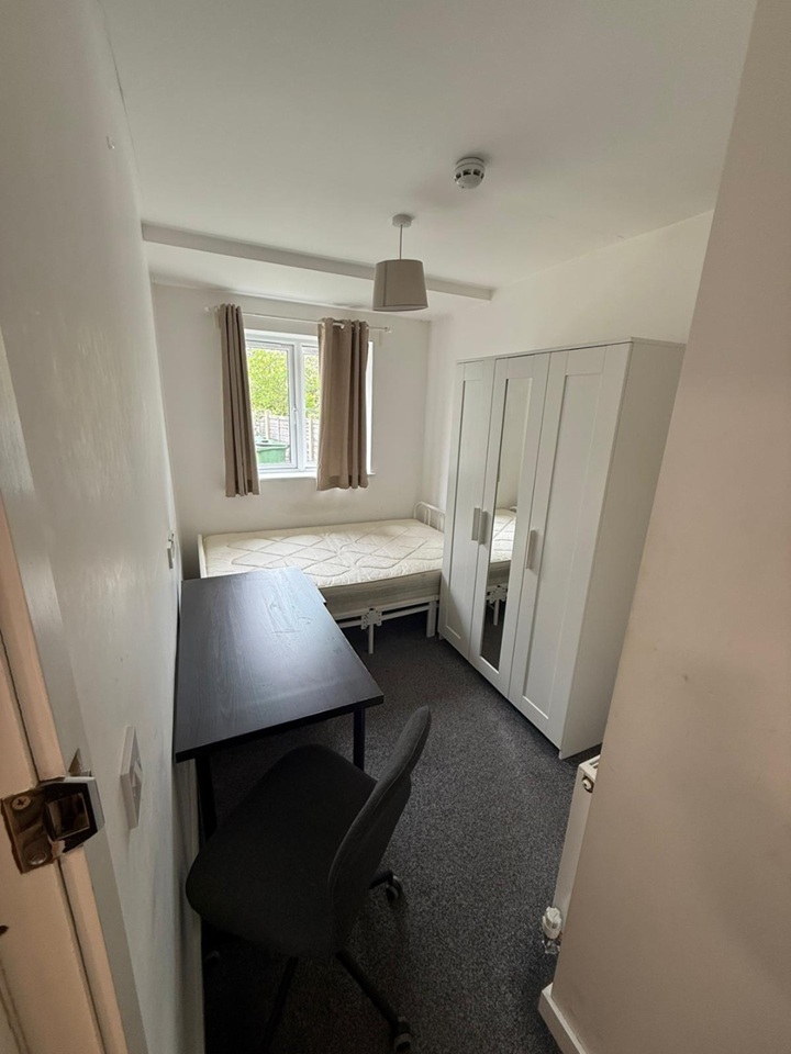 Room in a Shared House, Charter Avenue, CV4 photo 3