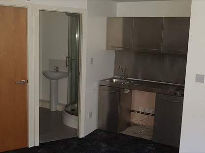 Studio Flat, Wellington Road, WF13