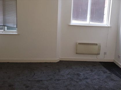 Studio Flat, Wellington Road, WF13