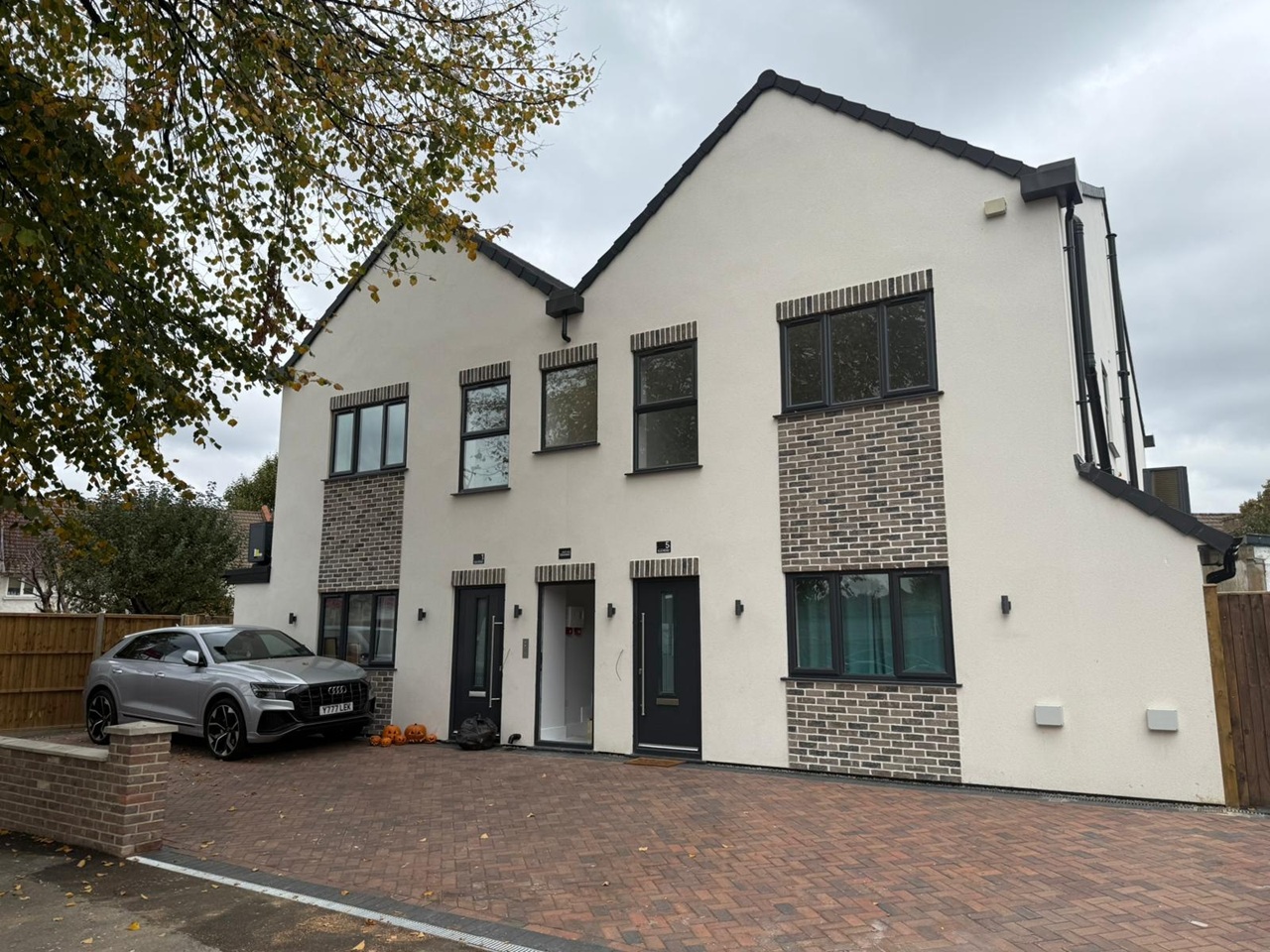 Hackbridge - 3 Bed Flat, Elm Road, SM6 - To Rent Now for £2,500.00 p/m