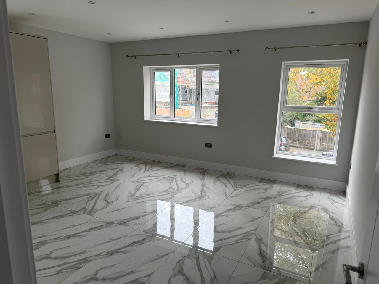 Hackbridge - 3 Bed Flat, Elm Road, SM6 - To Rent Now for £2,500.00 p/m
