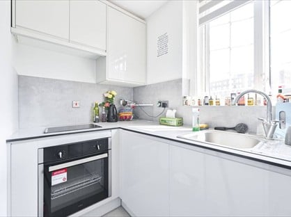 Studio Flat, Bryanston Square, W1H