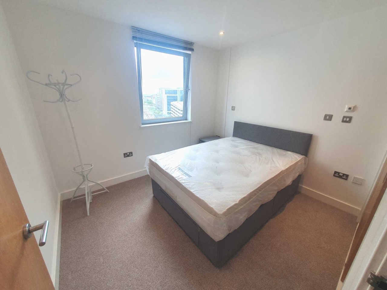 1 Bed Flat, Bute Terrace, CF10 photo 3