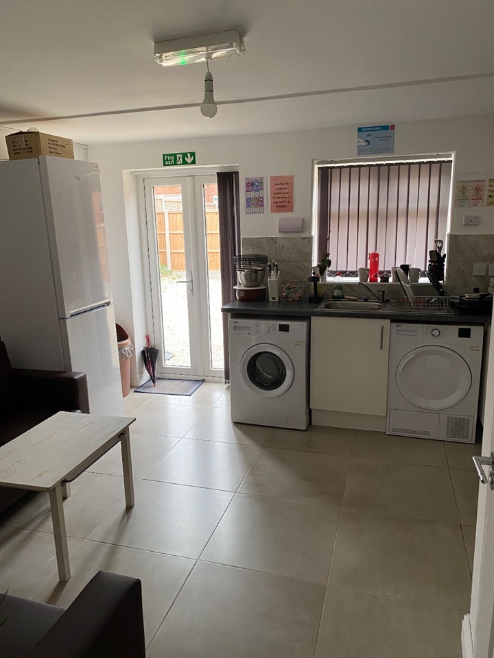 Room in a Shared House, Timbers Way, B11