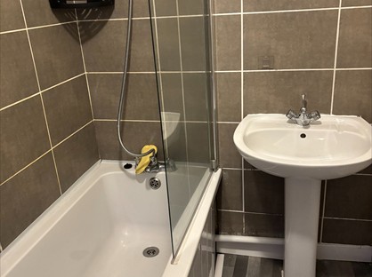 3 Bed Terraced House, Stanley Oak Road, LL31