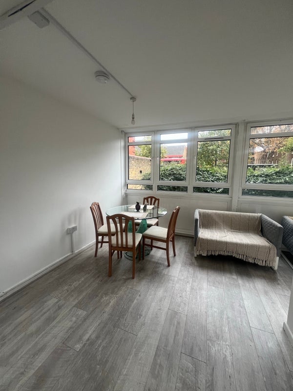 3 Bed Flat, Voltaire, SE5