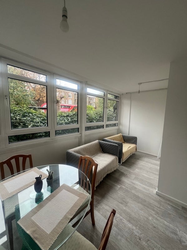 3 Bed Flat, Voltaire, SE5 photo 2