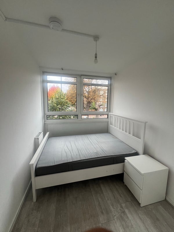 3 Bed Flat, Voltaire, SE5 photo 5