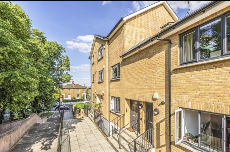 London - 2 Bed Flat, Upper Tulse Hill, SW2 - To Rent Now for £2,500.00 p/m
