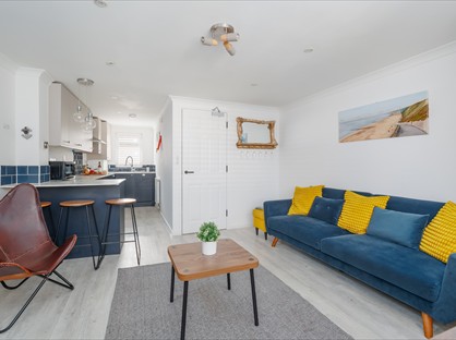 3 Bed Terraced House, Norwich Road, BH2