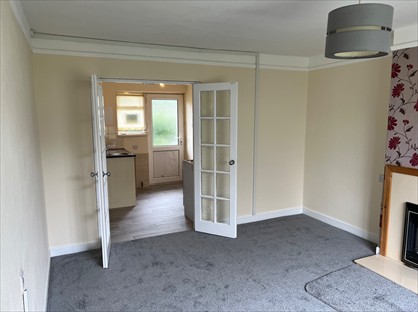 2 Bed Flat, Maes Y Glyn, SA19