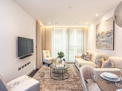 2 Bed Flat, Thornes House, SW11