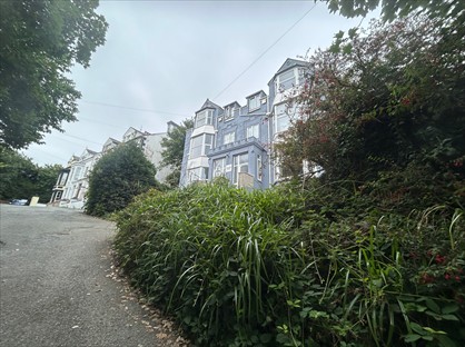 1 Bed Flat, Port View House, LL65