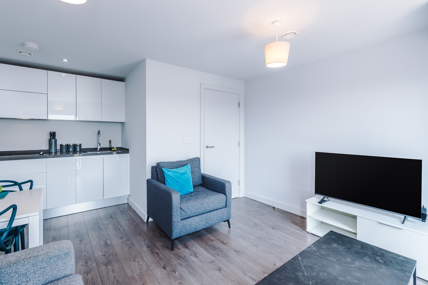 1 Bed Flat, Neptune Place, L8 photo 5