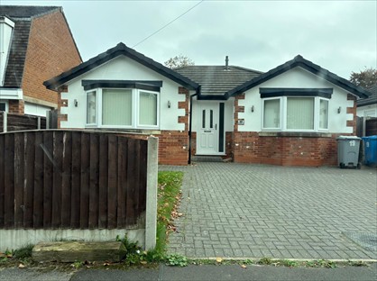 2 Bed Bungalow, Woodsend Road South, M41