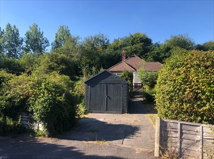 3 Bed Bungalow, Hazell Road, GU9