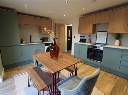 5 Bed Semi-Detached House, Malvern Road, GL1